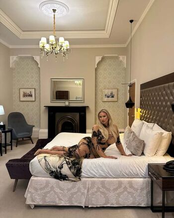 Full leaked Simonaaaab private onlyfans photo