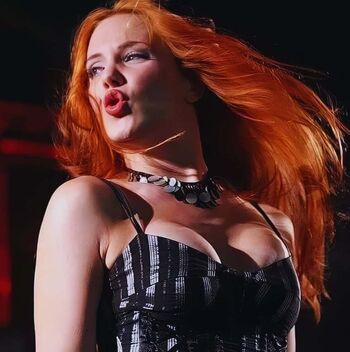 Simone Simons