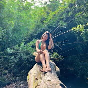 Full leaked Simplymeleana private onlyfans photo