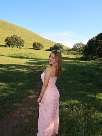 Full leaked Simplyneidaa private onlyfans photo