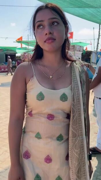 Full leaked Simran yadav private onlyfans photo