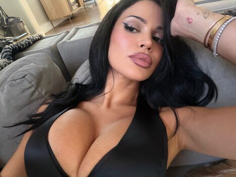 Full leaked Sincerelyjuju private onlyfans photo