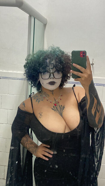 Full leaked Sinderlnd private onlyfans photo