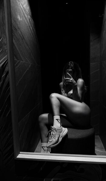 Full leaked Sinemishq private onlyfans photo