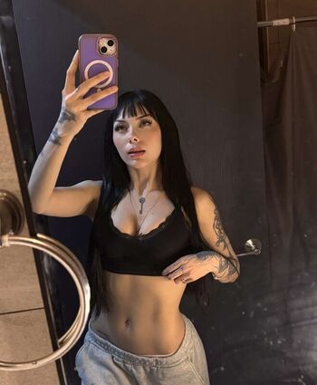 Full leaked Skinnyghostiee private onlyfans photo