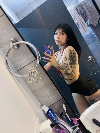 SkinnyGhostiee