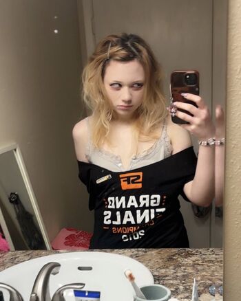 Full leaked Skynyster private onlyfans photo