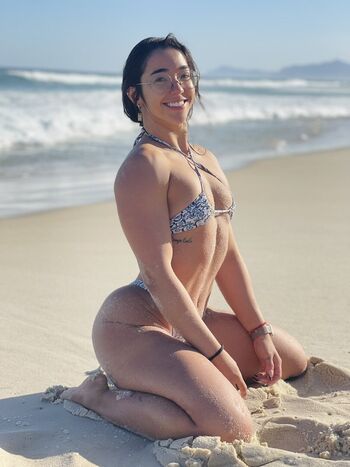 Slim Women With A Big Ass