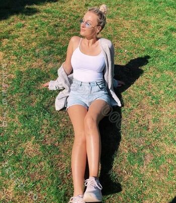 Full leaked Slimladysashka private onlyfans photo