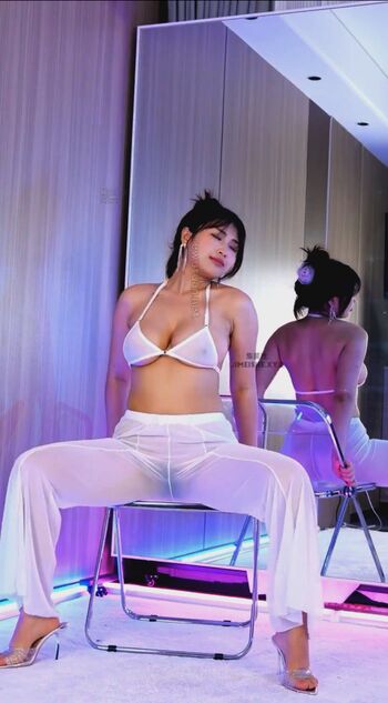 Full leaked Slutty asian dancers private onlyfans photo