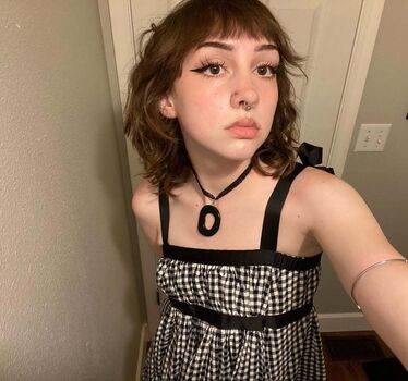 Full leaked Smallwoundedfawn private onlyfans photo