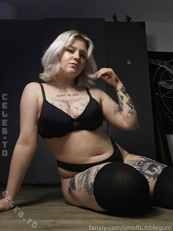 Full leaked Smolbubblegum private onlyfans photo