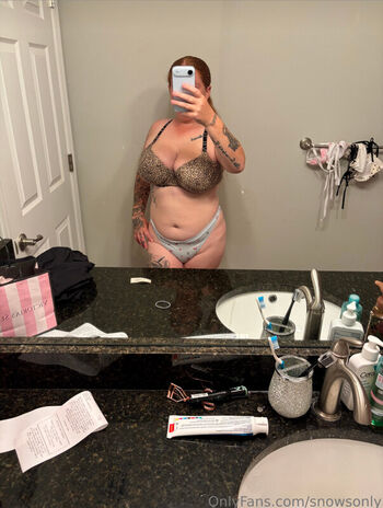 Full leaked Snowsonly private onlyfans photo