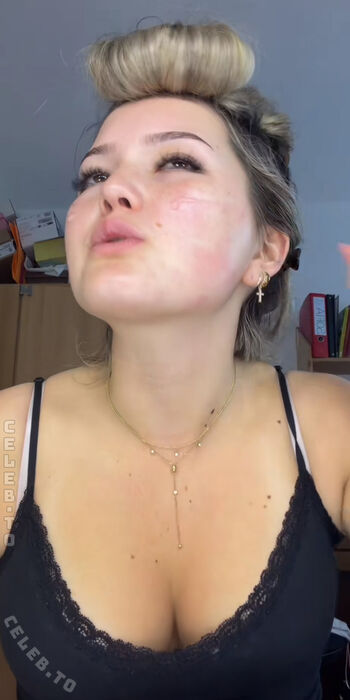 Full leaked Sofia stark private onlyfans photo