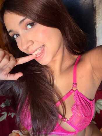 Full leaked Sofia swallows private onlyfans photo