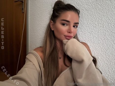 Full leaked Solangejuraszik private onlyfans photo