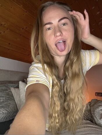 Full leaked Solunamalou private onlyfans photo