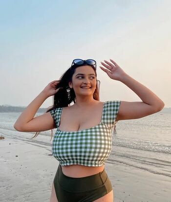 Sonali_malhotraa