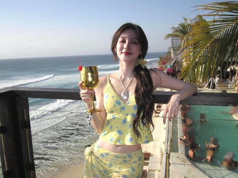 Full leaked Song yuqi page private onlyfans photo