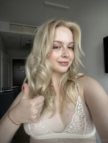 Full leaked Sonyaove private onlyfans photo