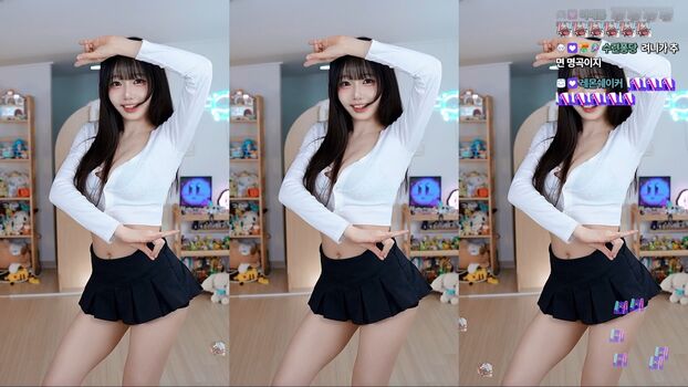 Full leaked Sooflower page private onlyfans photo