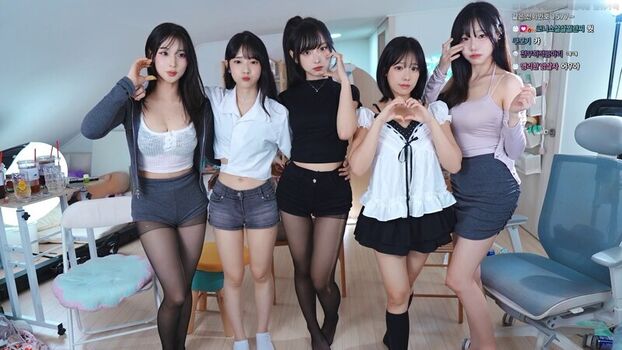 Full leaked Sooflower private onlyfans photo