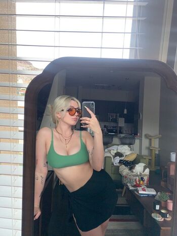 Full leaked Soph private onlyfans photo