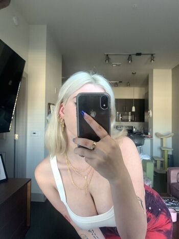 Full leaked Soph private onlyfans photo