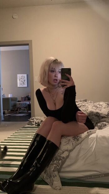 Full leaked Soph private onlyfans photo