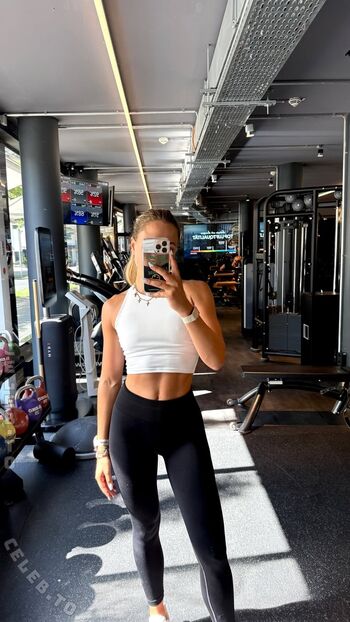 Full leaked Sophia flrsch private onlyfans photo