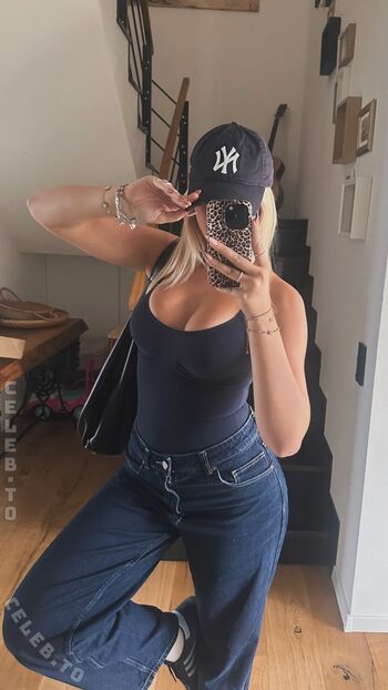 Full leaked Sophiaaperlaa private onlyfans photo