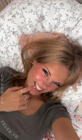 Full leaked Sophiawestend private onlyfans photo
