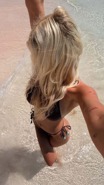 Full leaked Sophie charlott private onlyfans photo