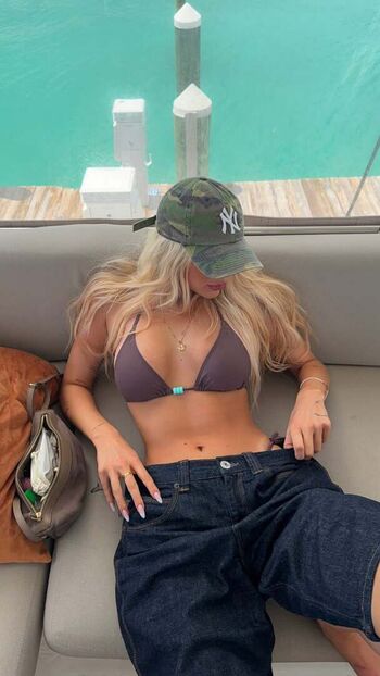 Full leaked Sophie charlott private onlyfans photo