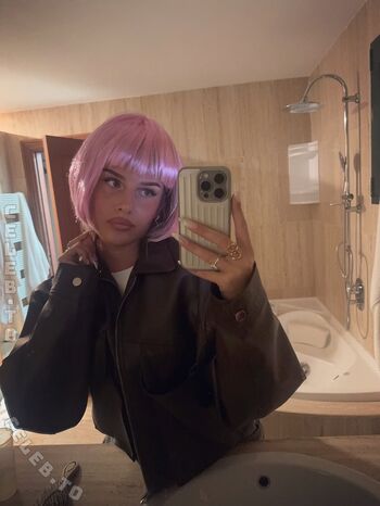 Full leaked Sophie schnur private onlyfans photo