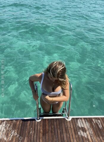 Full leaked Sophie schnur private onlyfans photo