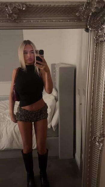 Full leaked Sophie sutherland private onlyfans photo