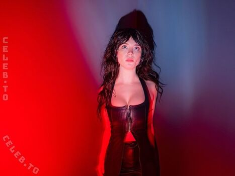 Full leaked Sophie thatcher page private onlyfans photo