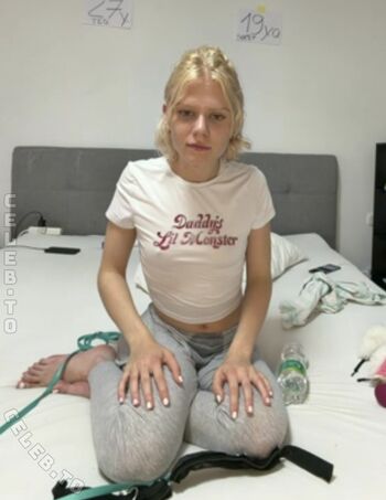 Full leaked Sophiecline private onlyfans photo