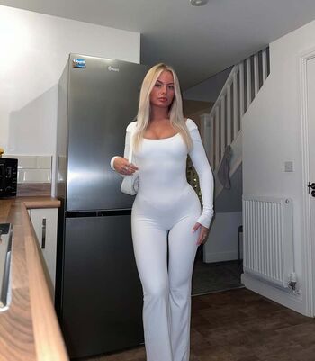 Full leaked Sophiepalmerx private onlyfans photo