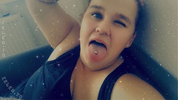 Full leaked Sophieschmande private onlyfans photo