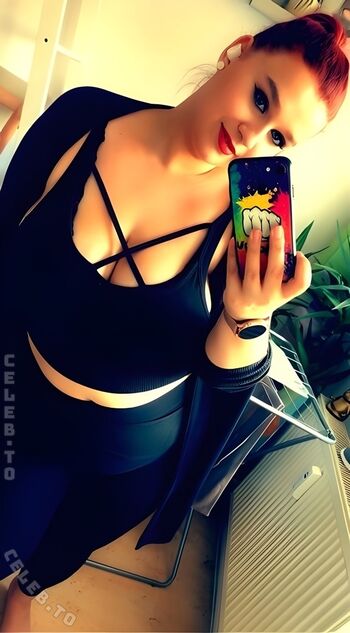 Full leaked Sophieschmande private onlyfans photo
