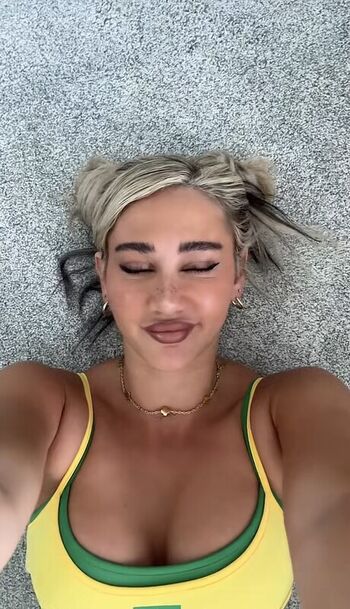 Full leaked Sophiesnazz private onlyfans photo