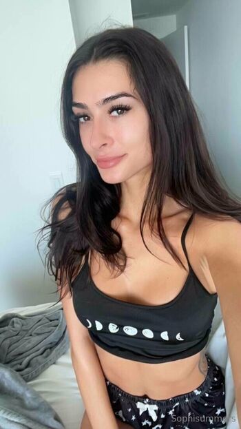 Full leaked Sophisummers private onlyfans photo