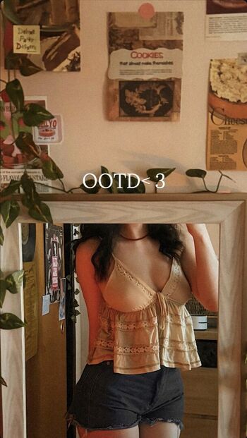 Full leaked Soymelow private onlyfans photo