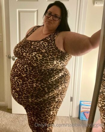 Full leaked Ssbbwladyjiggles private onlyfans photo