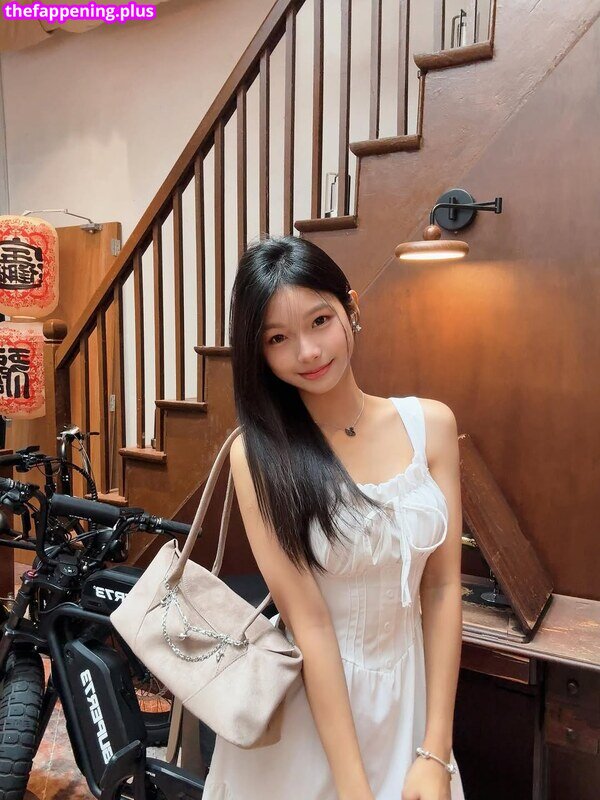 Sssxin_n / Susuu Xin Photo OnlyFans Nu #12