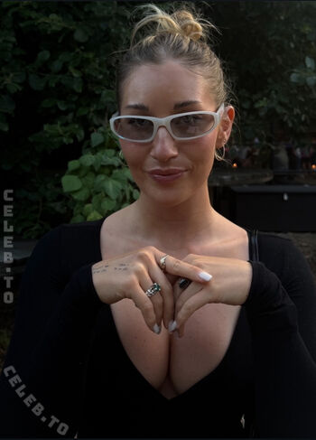 Full leaked Stea private onlyfans photo