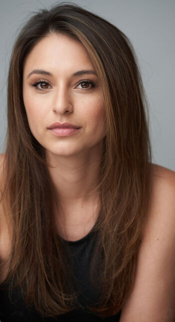 Stephanie Hernández