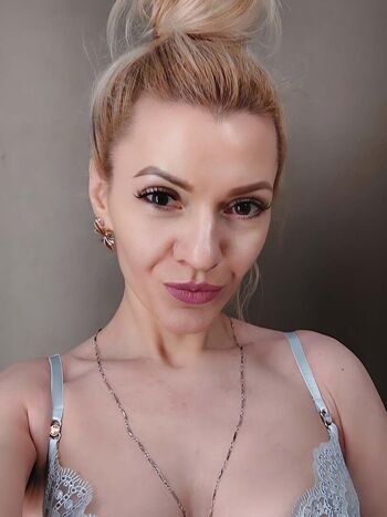 Full leaked Stepmom lola private onlyfans photo